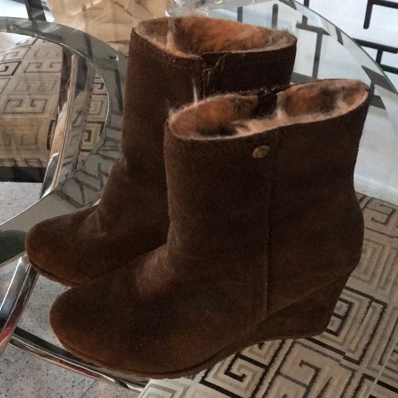 Calvin Klein suede oots - Picture 1 of 3